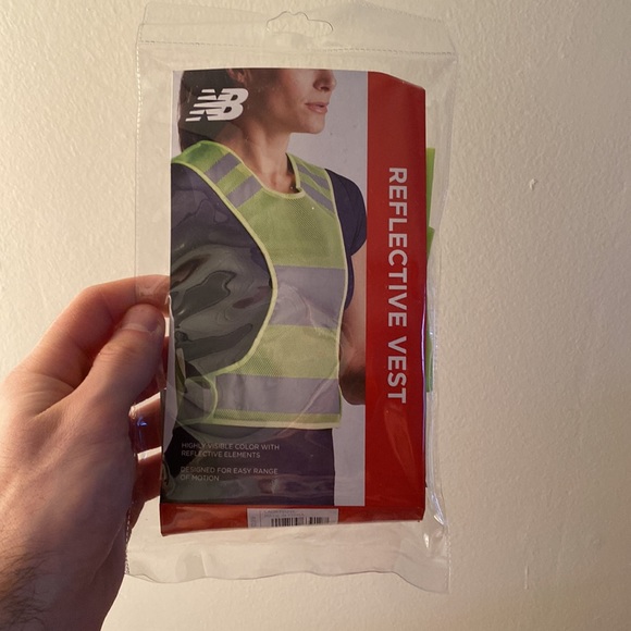 New balance iPhone waist pack / reflective running gear - Picture 2 of 7